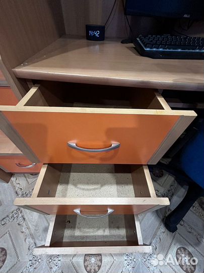 Двухъярусная кровать