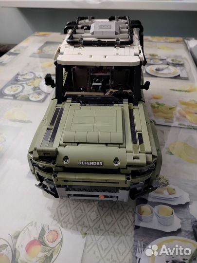 Lego technic land rover defender