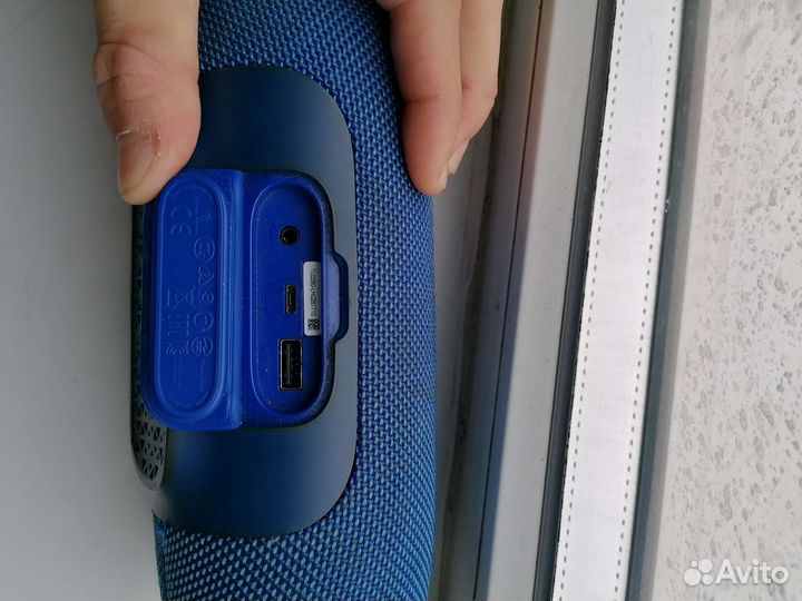 Колонка jbl charge 3