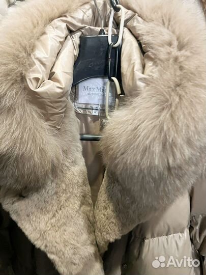Пуховик с мехом песца