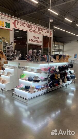 Требуется продавец головных уборов на островок