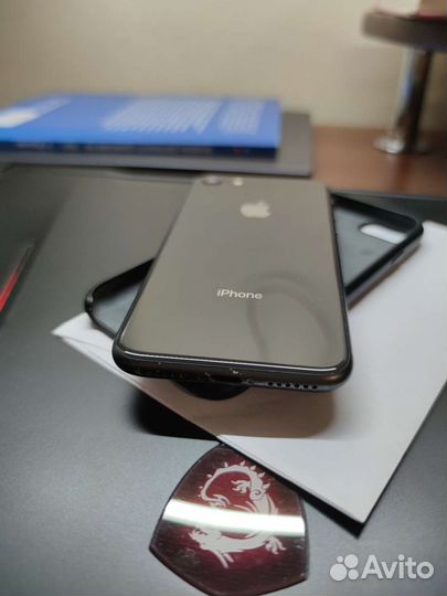 Телефон iPhone 8 64 gb