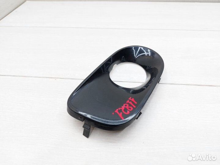 Накладка противотуманной фары передняя правая Bmw