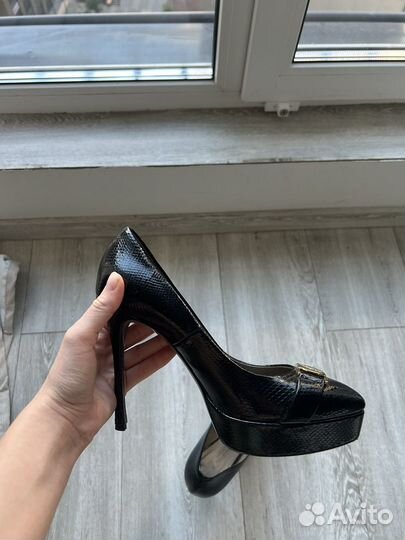 Каблуки Versace