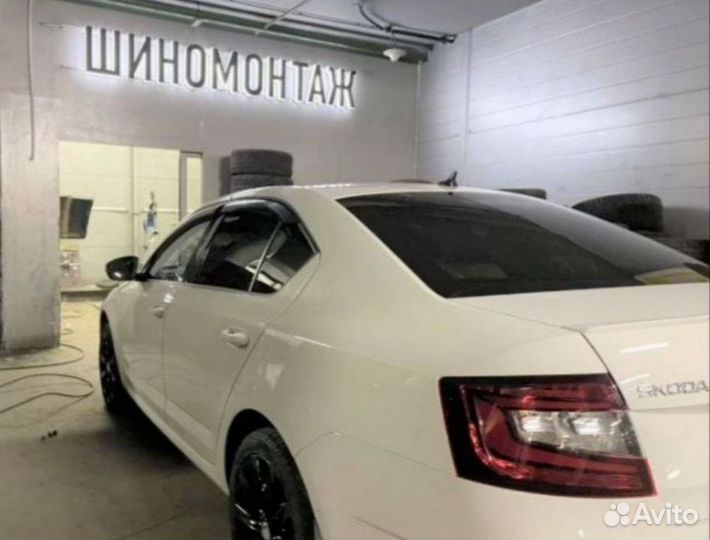 Triangle PL02 275/45 R21