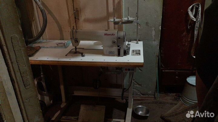 Продам швейную машинку