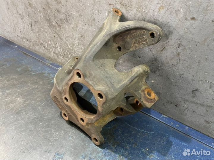 Цапфа задняя левая Ford Kuga CBV