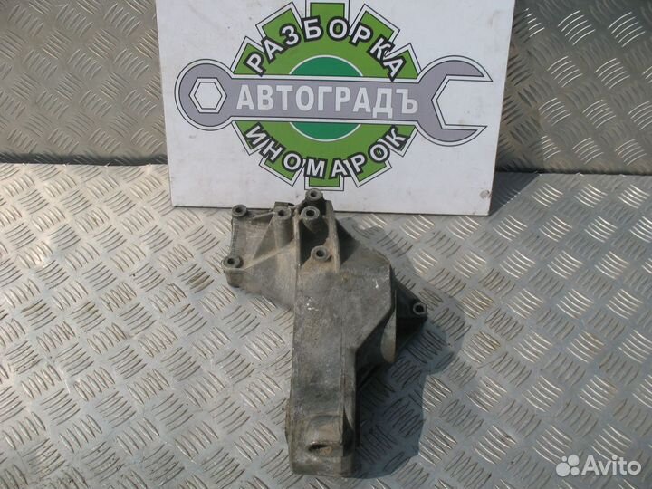 Кронштейн промежуточного вала MB Vito W638 2.2 CDI