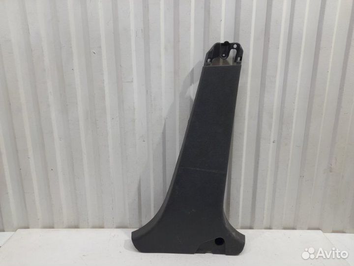 Обшивка средней стойки (правая нижняя) LADA X-Ray