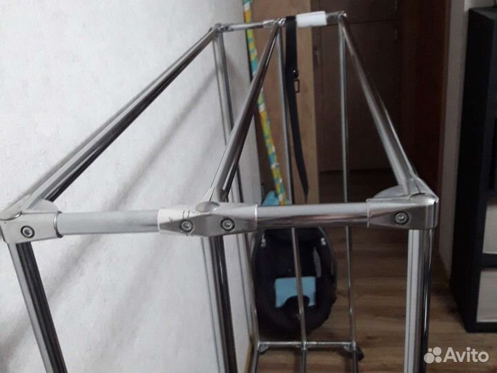 Вешалка для одежды напольная