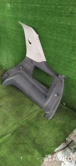 Обшивка багажника пара Mercedes Ml270 163 612.963