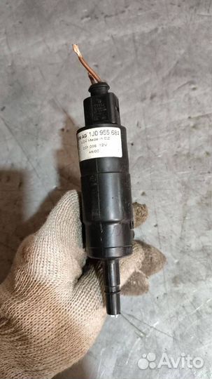 Насос (моторчик) омывателя фар Volkswagen Tiguan