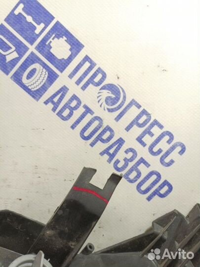 Фара передняя правая Ford Fusion хэтчбек 1.4