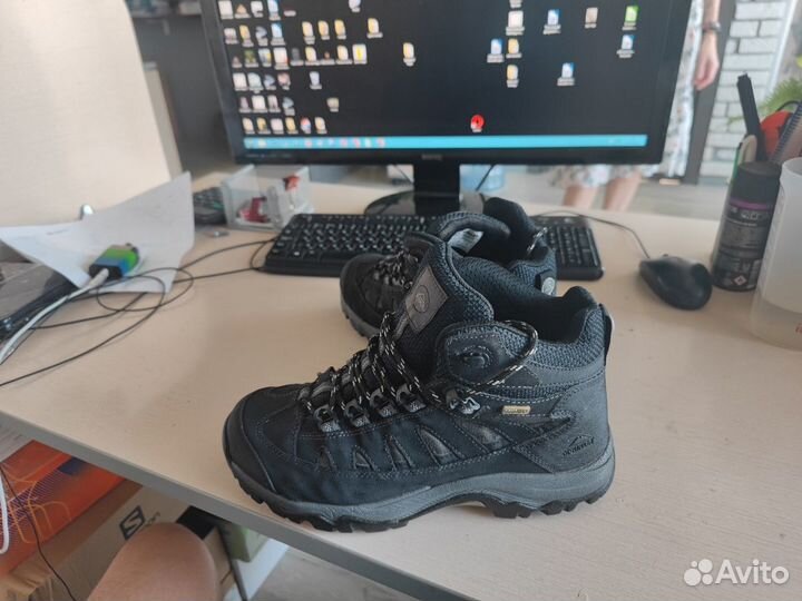 Треккинговые Австрийские ботинки McKinley 42