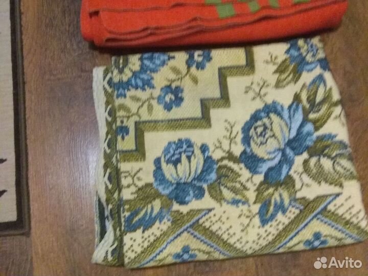 Два одеяла 1,5 и три покрывала