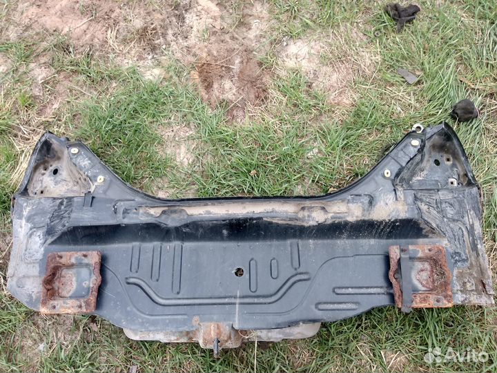 Задняя панель Киа Спектра