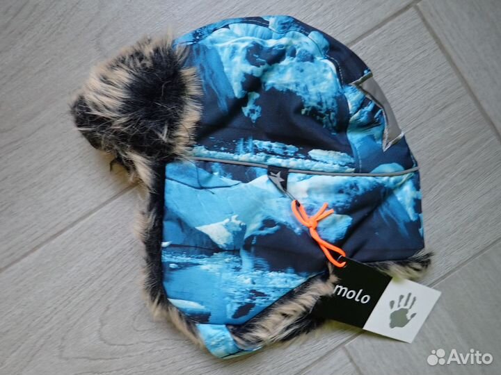 Новая шапка мембранная в виде ушанки, Molo