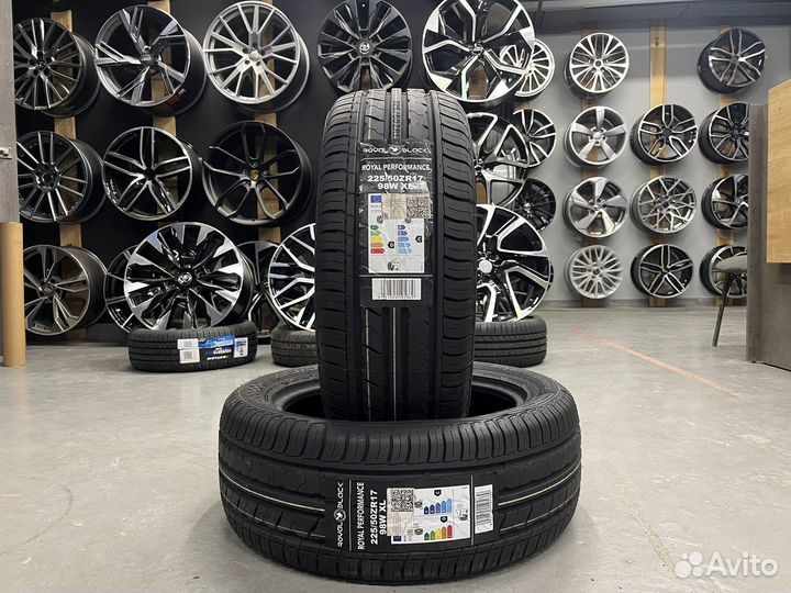 Royal Black Royal Performance 225/50 R17 98W