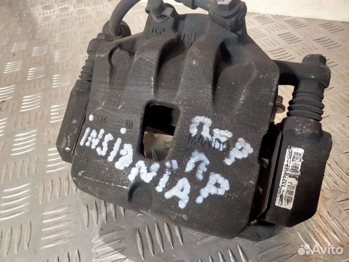 Суппорт передний правый Опель Инсигния