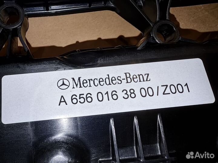 Крышка клапанная Mercedes OM656