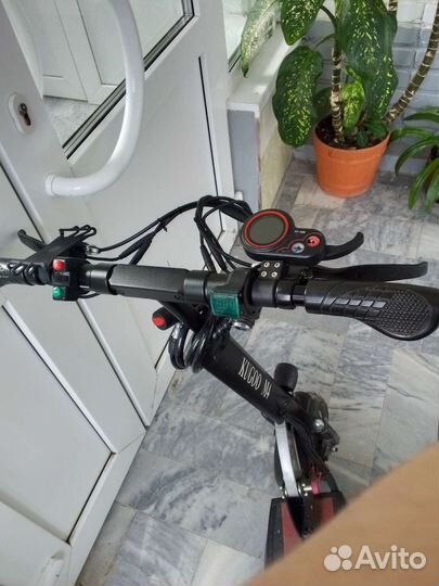 Продам электросамокат kugoo m 4