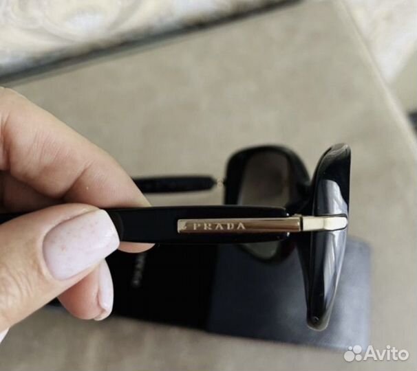 Солнцезащитные оригинальные женские очки Prada