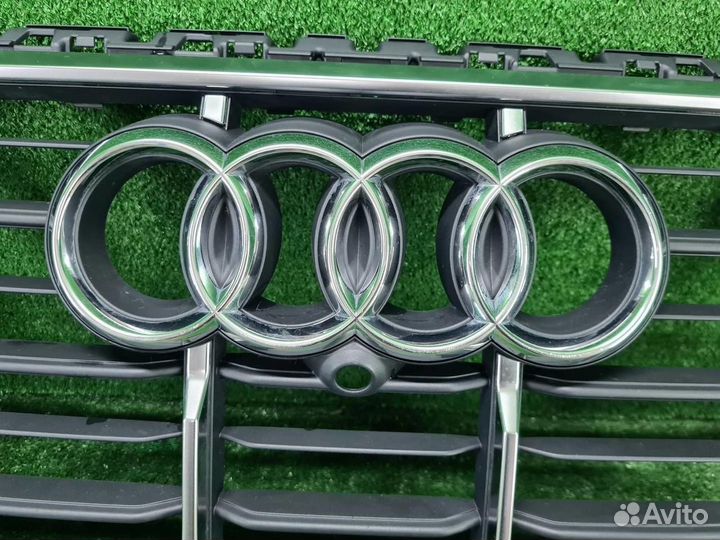 Решетка радиатора Audi Q7/SQ7