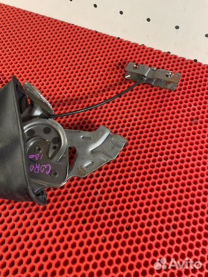 Рычаг стояночного тормоза (Toyota Corolla) 180