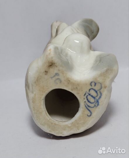 Статуэтка фарфор. Медвежонок ревущий. лфз