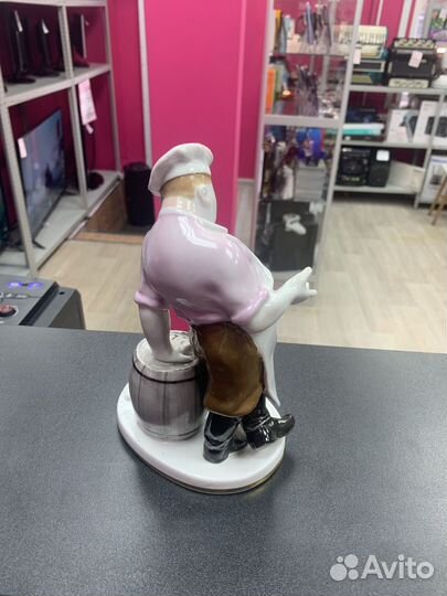 Фарфоровая статуэтка повар и кот