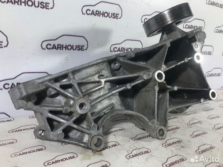 Кронштейн генератора Audi A4 B7 2.0 BPJ