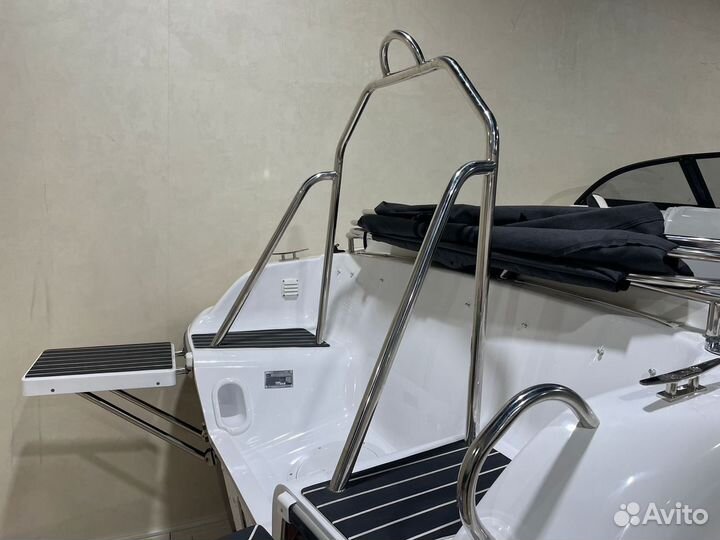 Семейная локда с каютой Phoenix 560 Cruiser