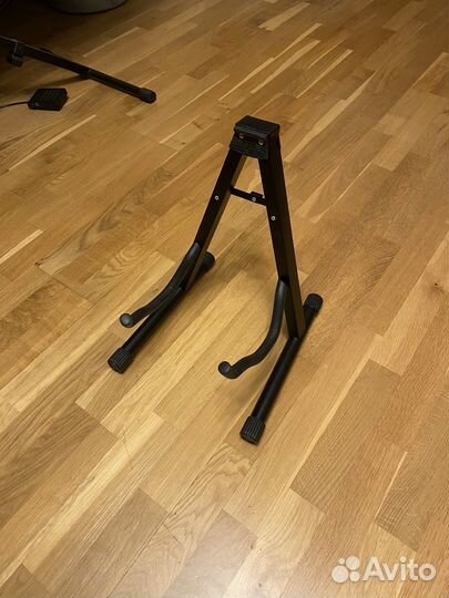 Подставка для гитары