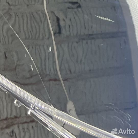 Уцененное стекло для фары Toyota Sienna (XL30) (20