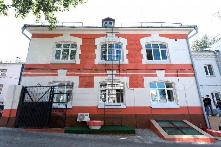 Презентабельное здание класса А, 1702 м²