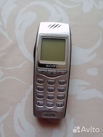 Мобильный телефон Sony j70