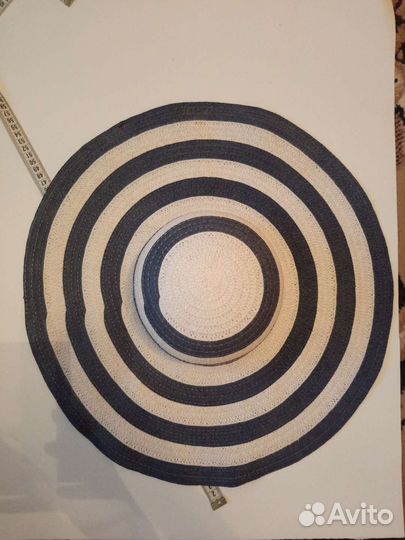 Шляпа женская плетёная