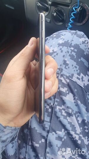 Samsung Galaxy S10, 6/128 ГБ