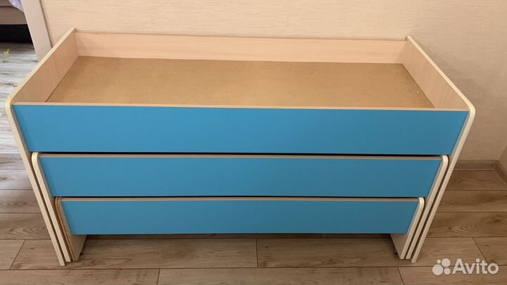 Трех ярусная кровать