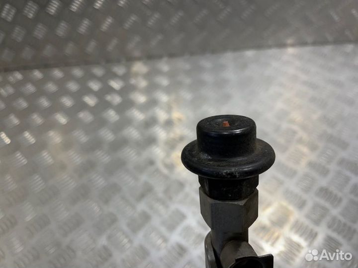 Топливная рампа Hyundai Elantra HD G4FC 2010