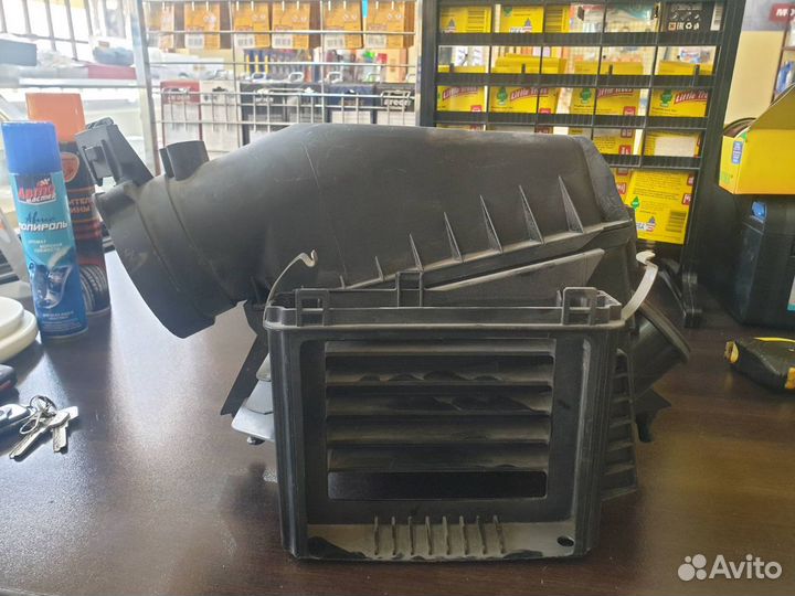 Корпус воздушного фильтра Mercedes A 645 090 00 01