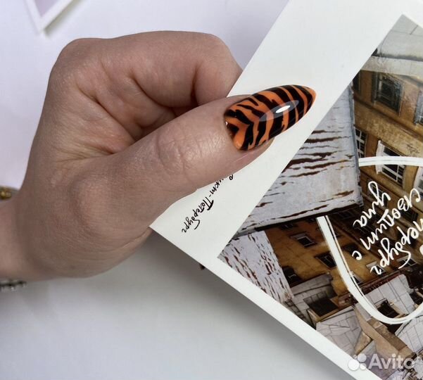 Мастер маникюра и педикюра