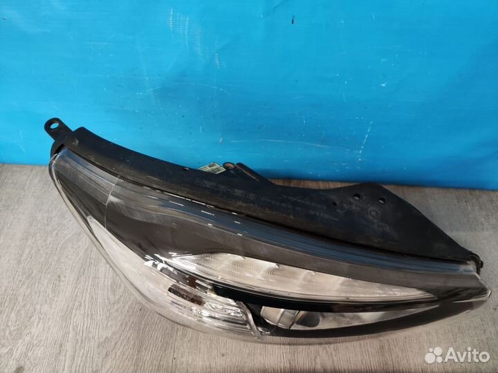 Фара правая Kia Sorento 3 2015