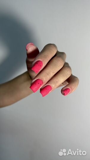 Маникюр и педикюр