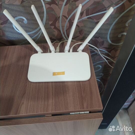 Wi-Fi роутер Xiaomi Mi Wi-Fi Router 4A Global, бел