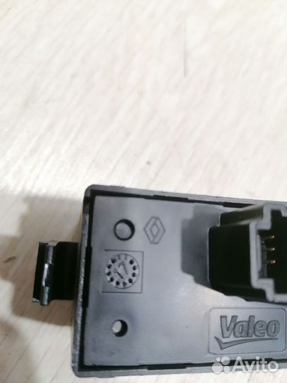 Кнопка аварийной сигнализации Renault logan stepwa