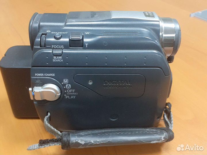 Видеокамера JVC GR-D73ER