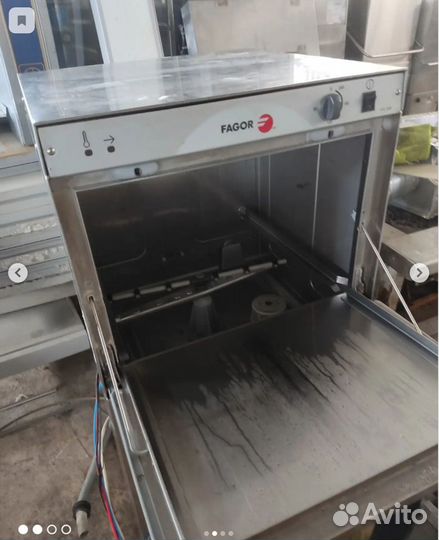 Посудомоечная машина с фронтальной загрузкой Fagor