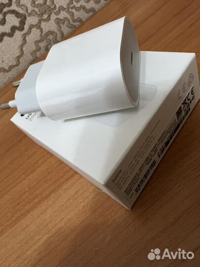 Адаптер на iPhone 20W