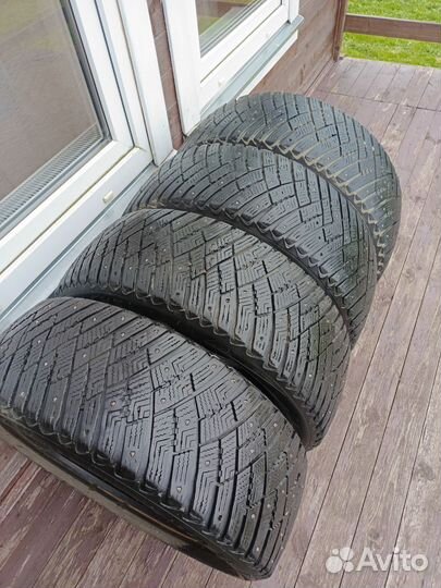 Goodyear UltraGrip 215/55 R17